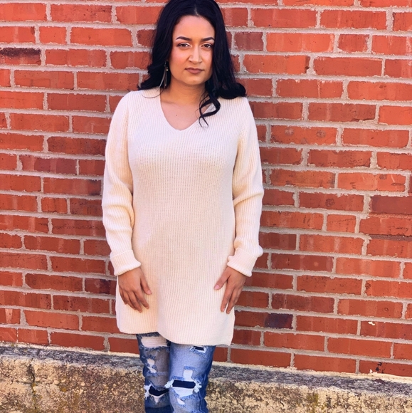 NWT CREAM LACE DOWN SPLIT BACK KNIT SWEATER - Picture 4 of 5